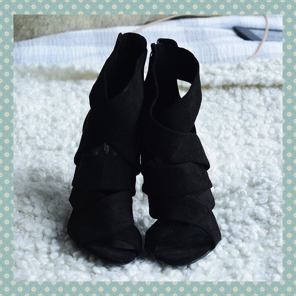 BNWT Zara Black Strappy Heels - Picture 1 of 4